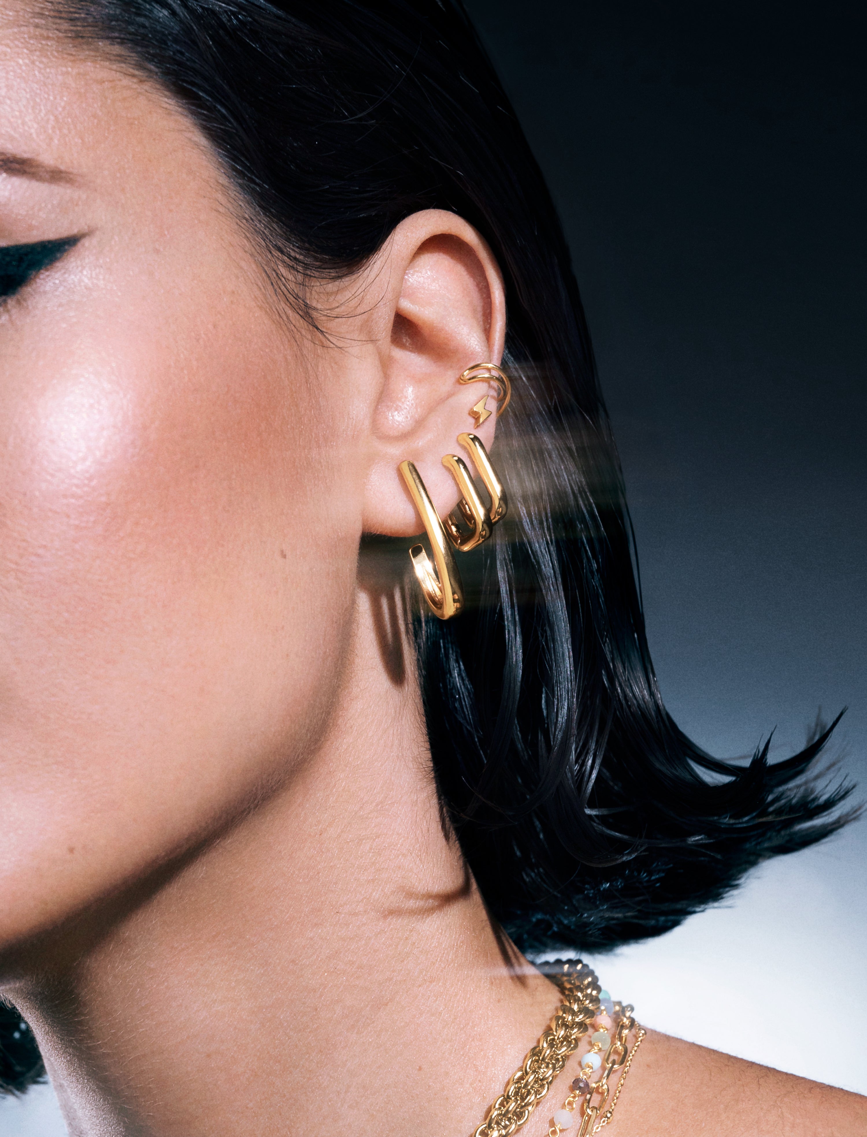 Mini Pipe Gold Hoop Earrings 