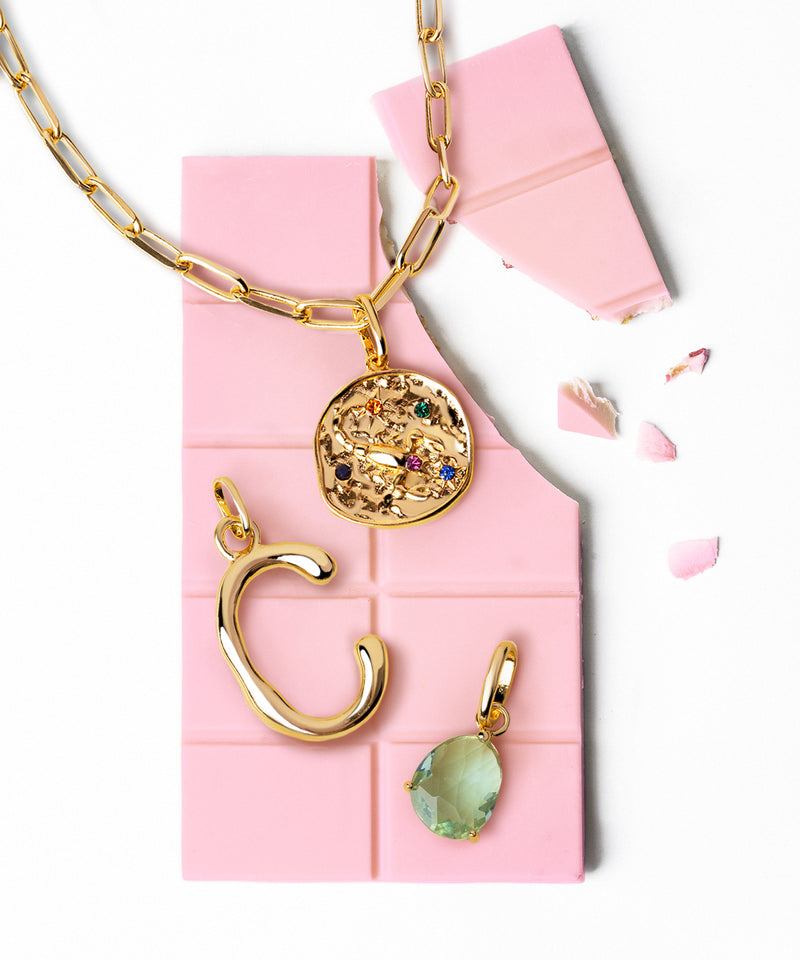 Letter XL Charm vergoldet