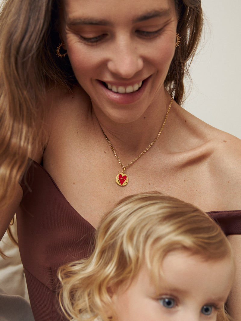 Mamá Lovely Heart Charm, vergoldet
