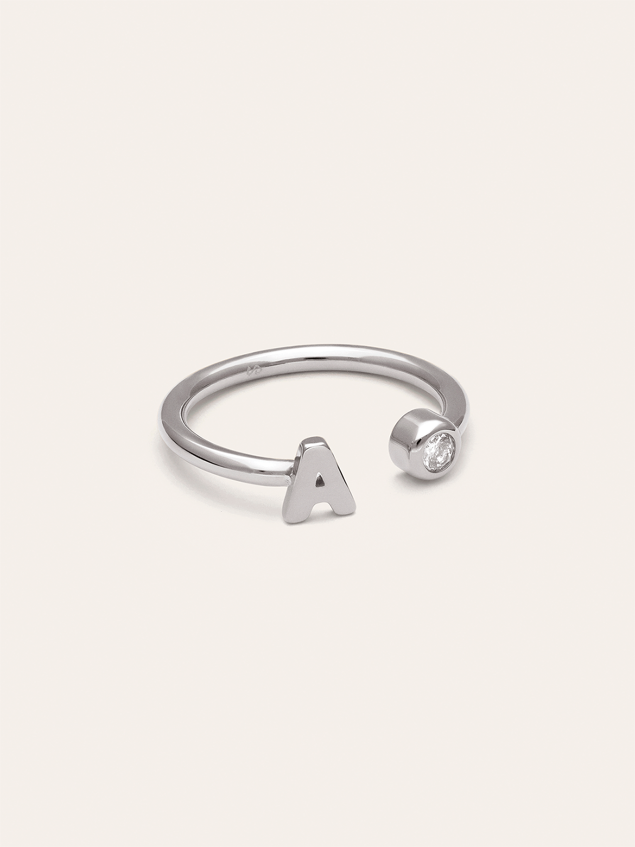 Personalisierter Ring Letter Spark aus Stahl