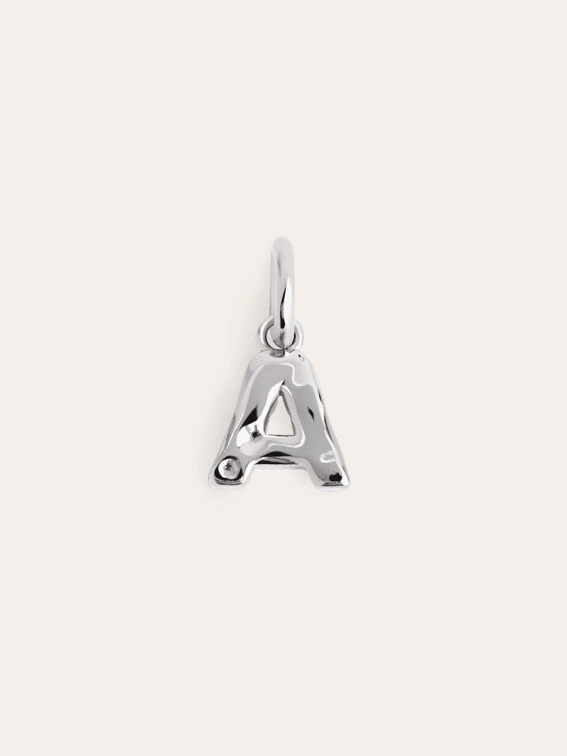 Letter Organic Charm Silber