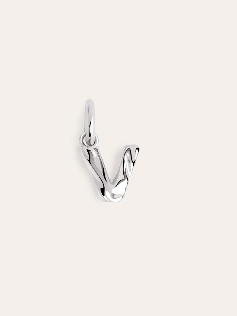 Letter Organic Charm Silber