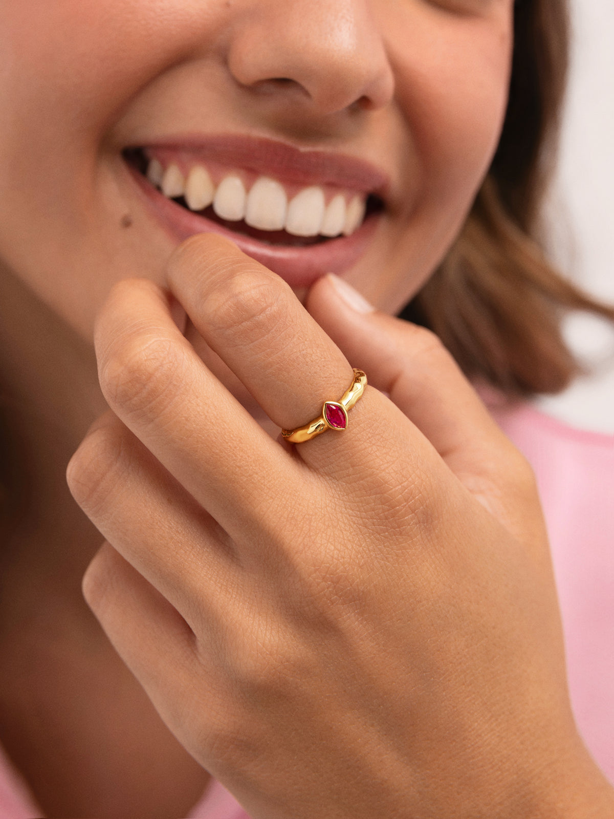 Bague Alma Rosé Plaqué Or - puesto en modelo