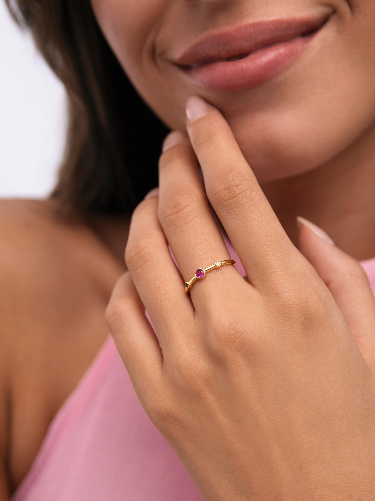 Anello Leonor Rosa Placcato Oro - puesto en modelo