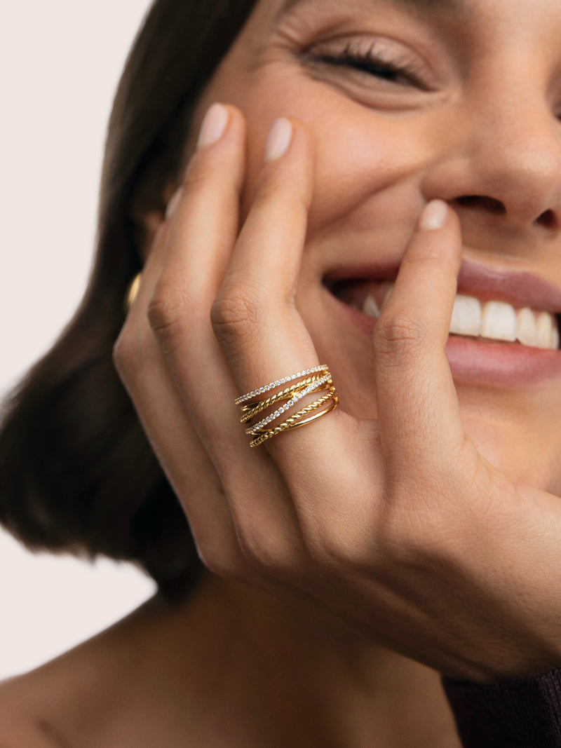 Dreifachkreuz-Spark-Ring mit 18kt Goldbeschichtung