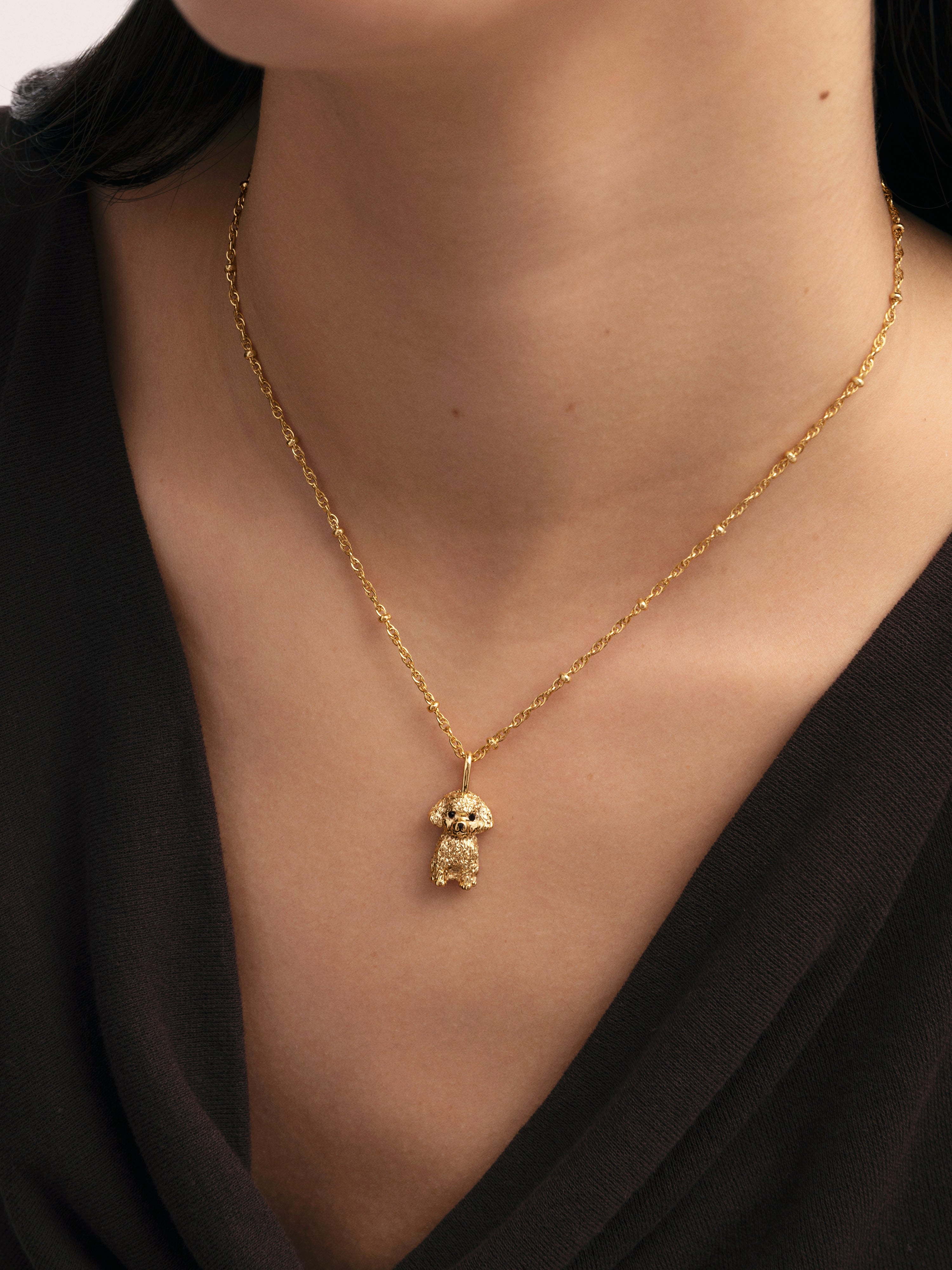 Charm Caniche Toy Baño Oro