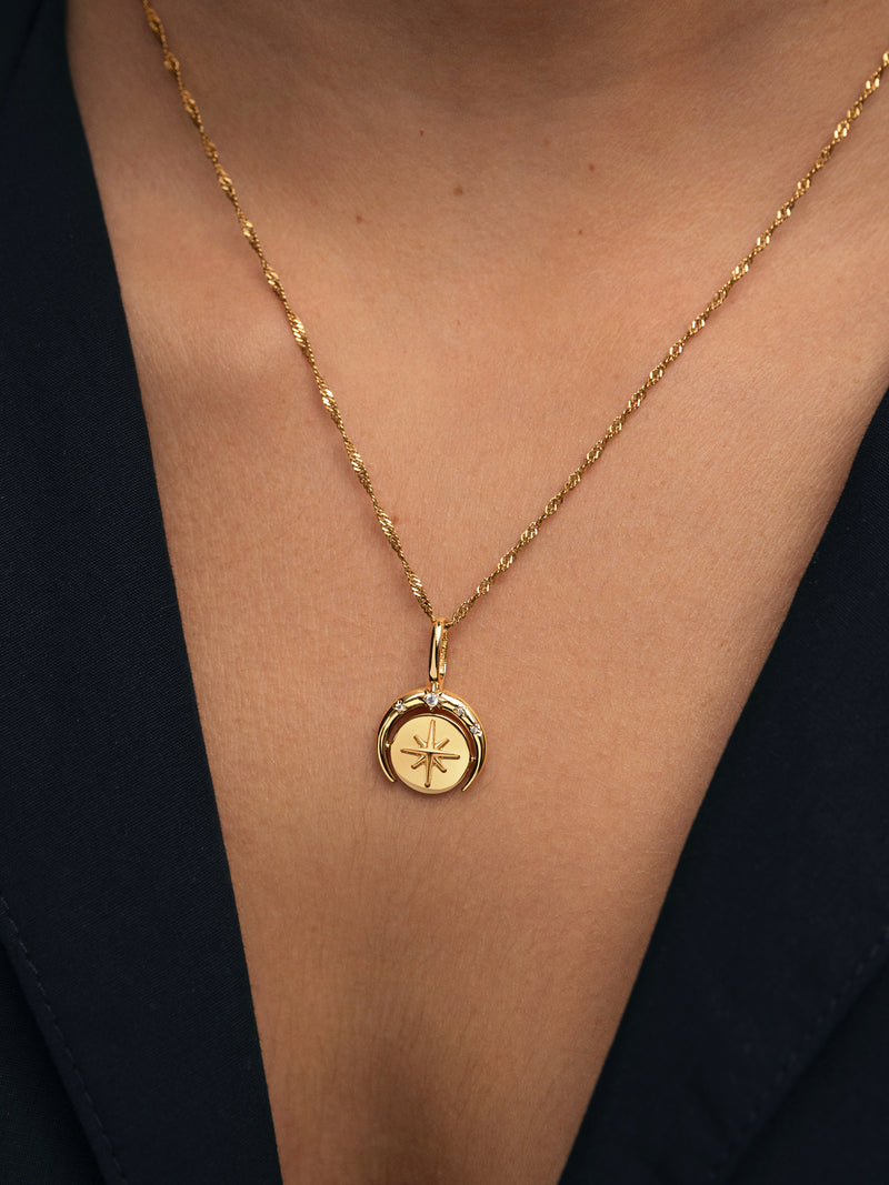 Charm Medallion Moonset Baño Oro