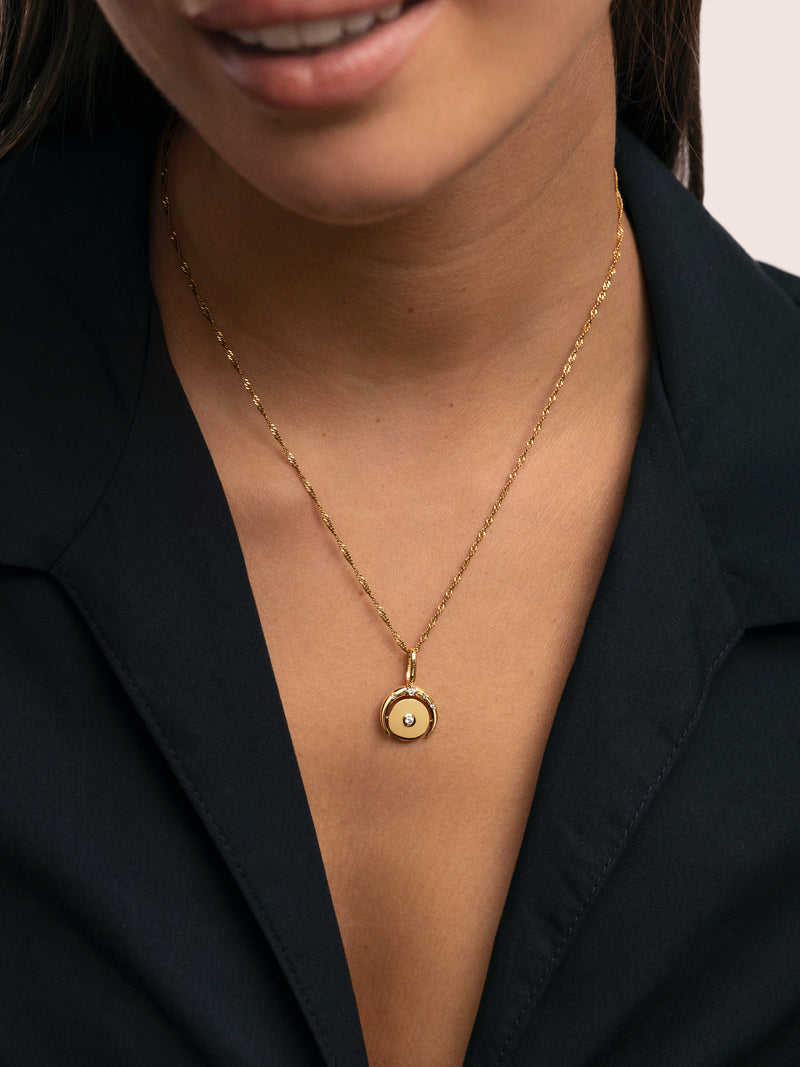 Charm Medallion Moonset Baño Oro