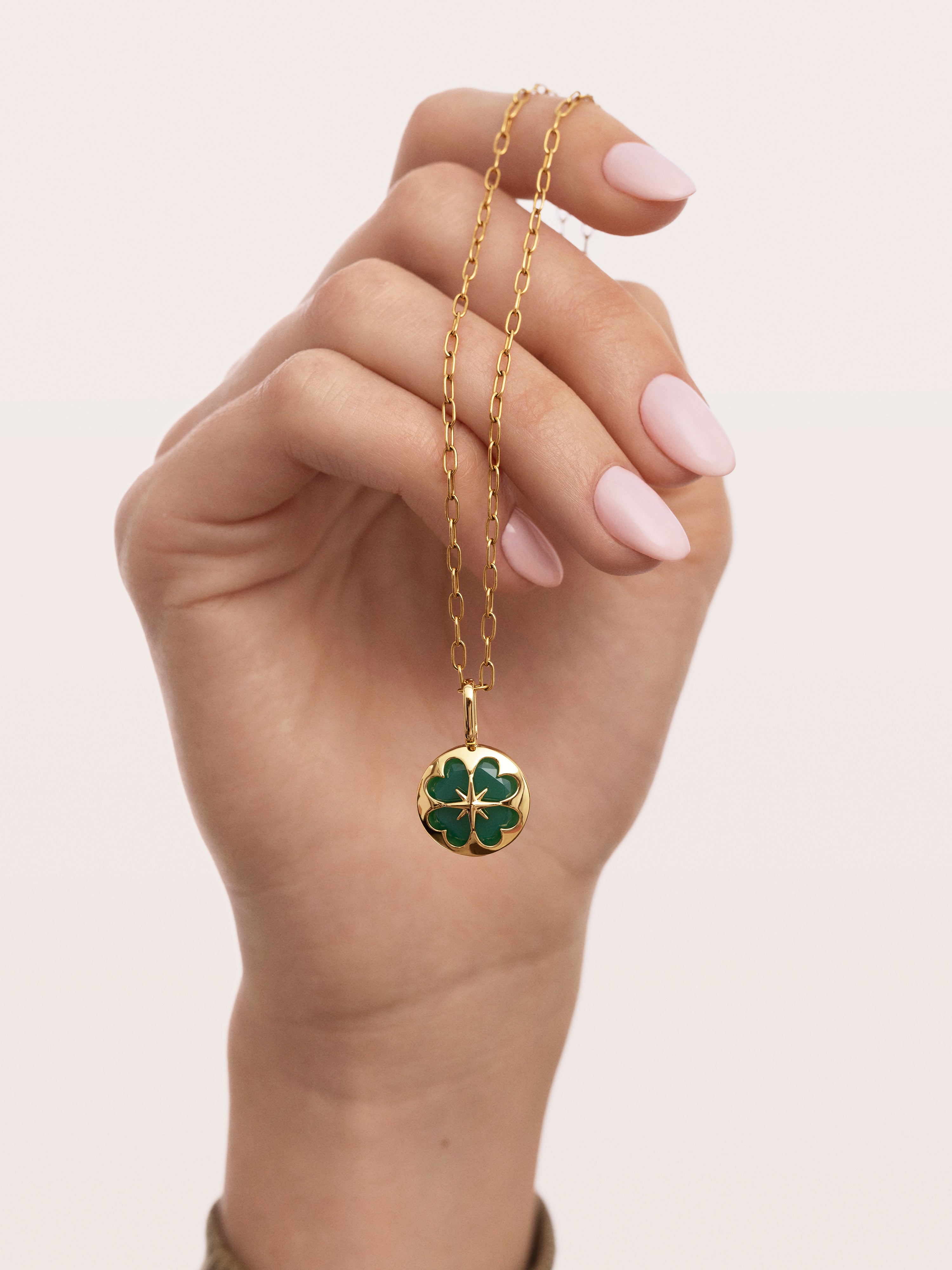ノルディックウェア　charms Gold Charm Trébol Ágata Stone Baño Oro – SINGULARU
