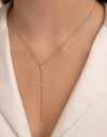 Collar Y Sparks Stick Baño Oro - puesto en modelo
