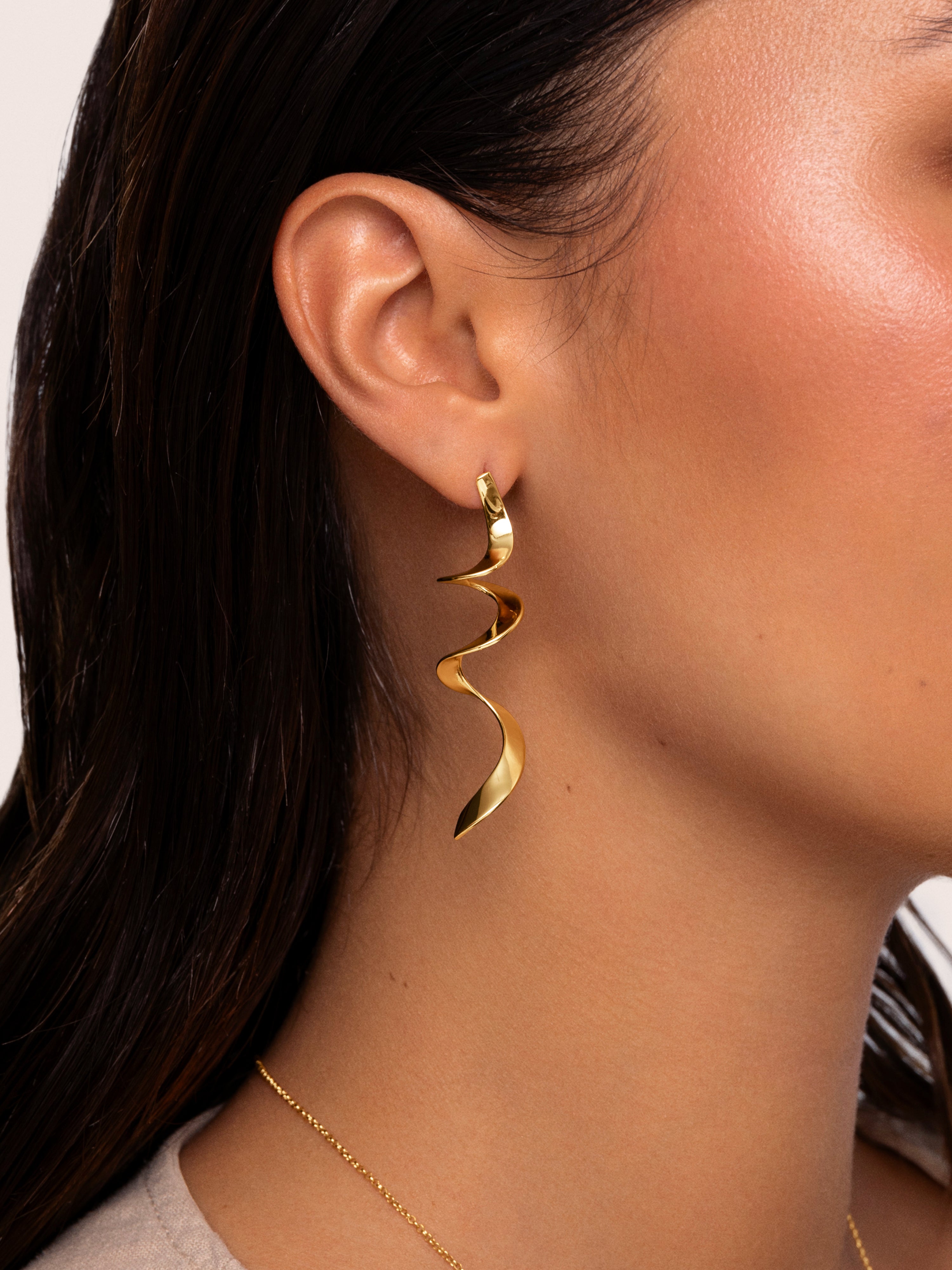 Curl Gold Earrings