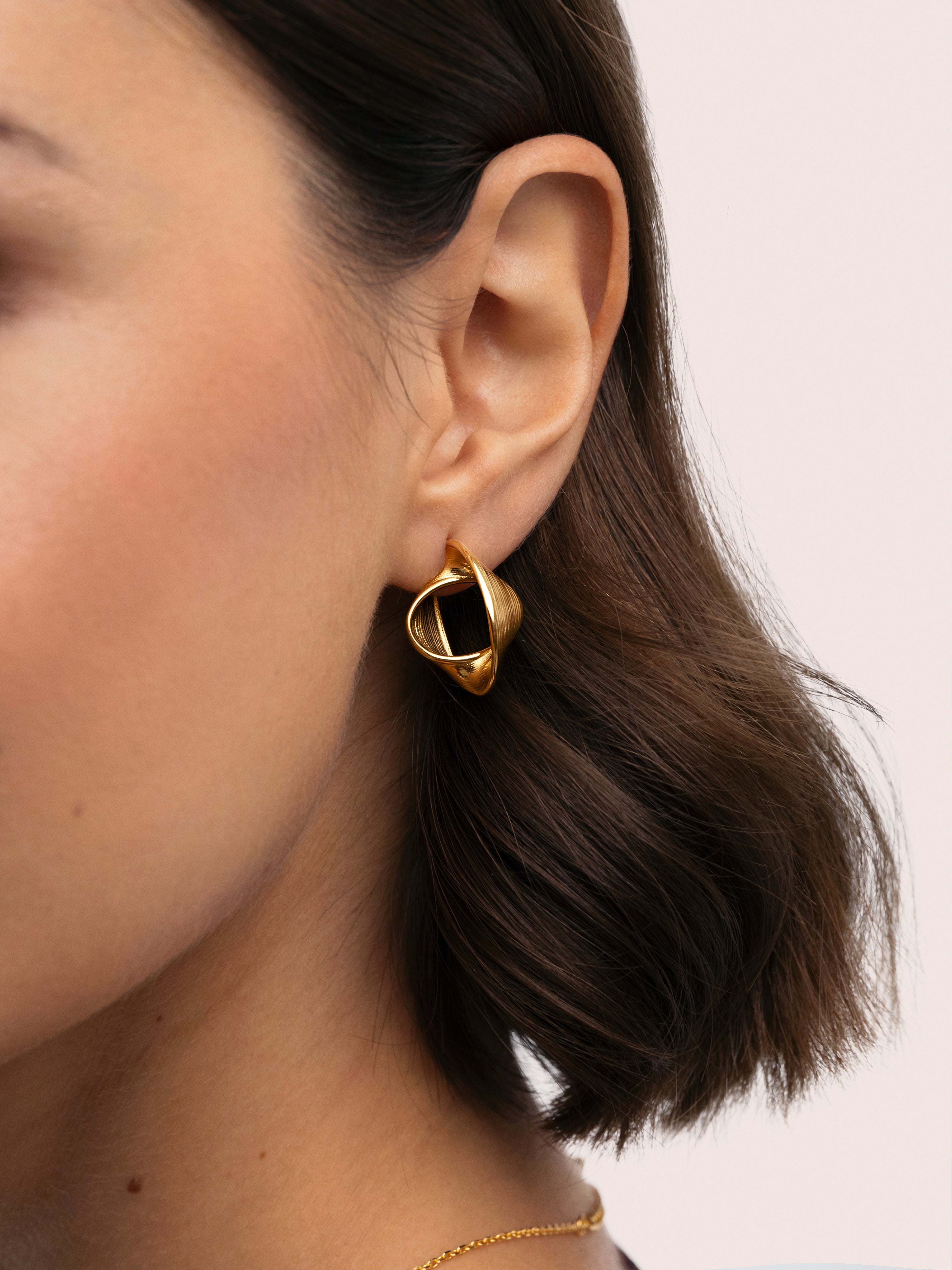 Pendientes Mini Infinito Acero Baño Oro