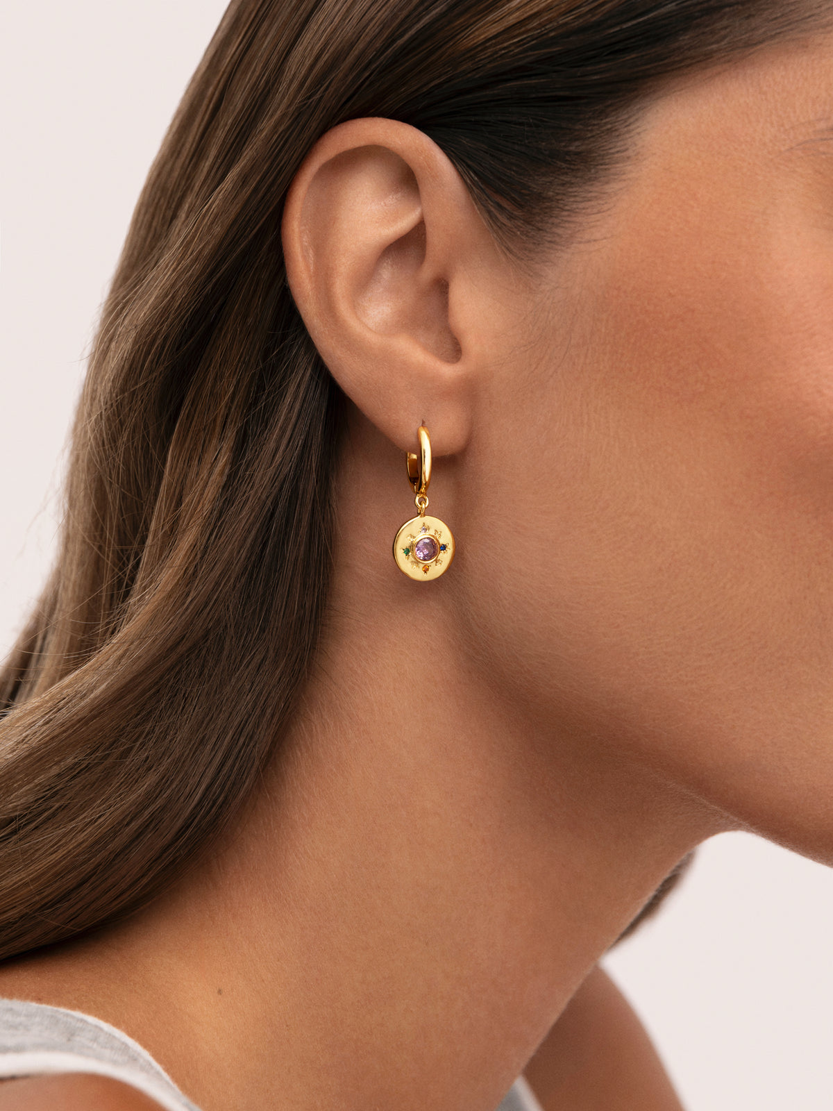 Pendientes Rosetón Baño Oro - puesto en modelo