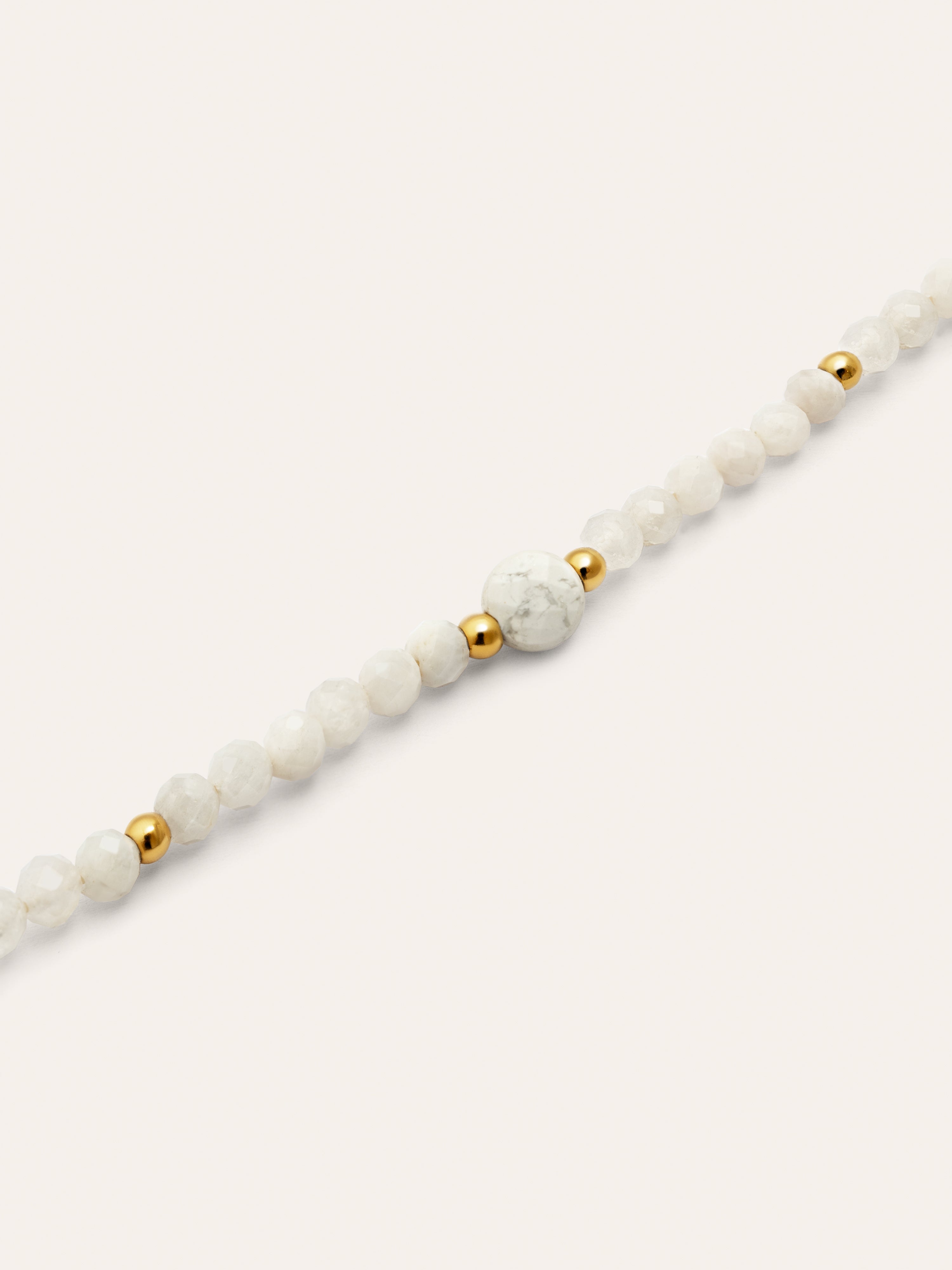 Amulet Howlita White Stainless Steel Gold Bracelet