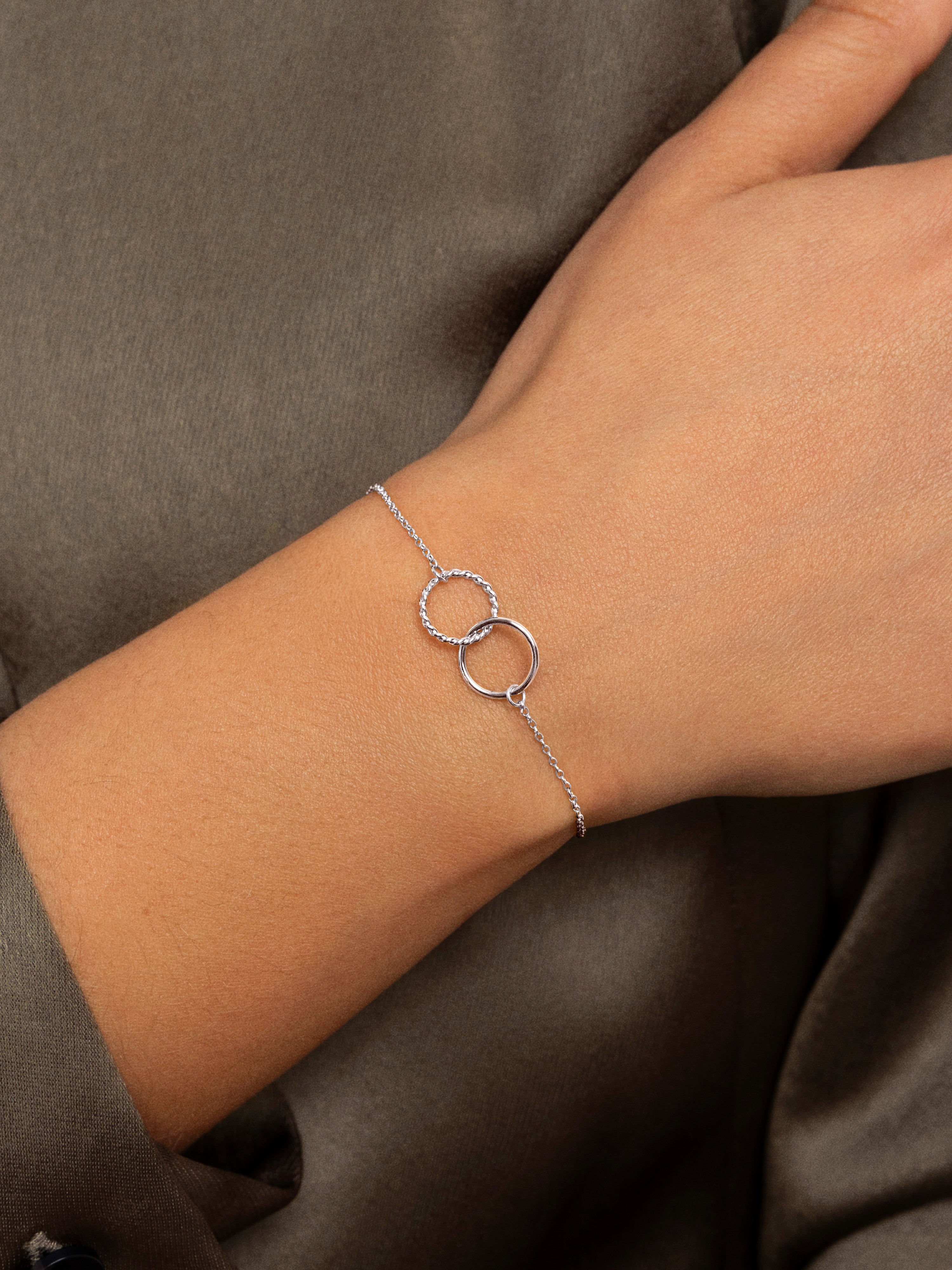 Armband Circles Twist aus Stahl