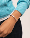 Brazalete Lizze Acero - puesto en modelo