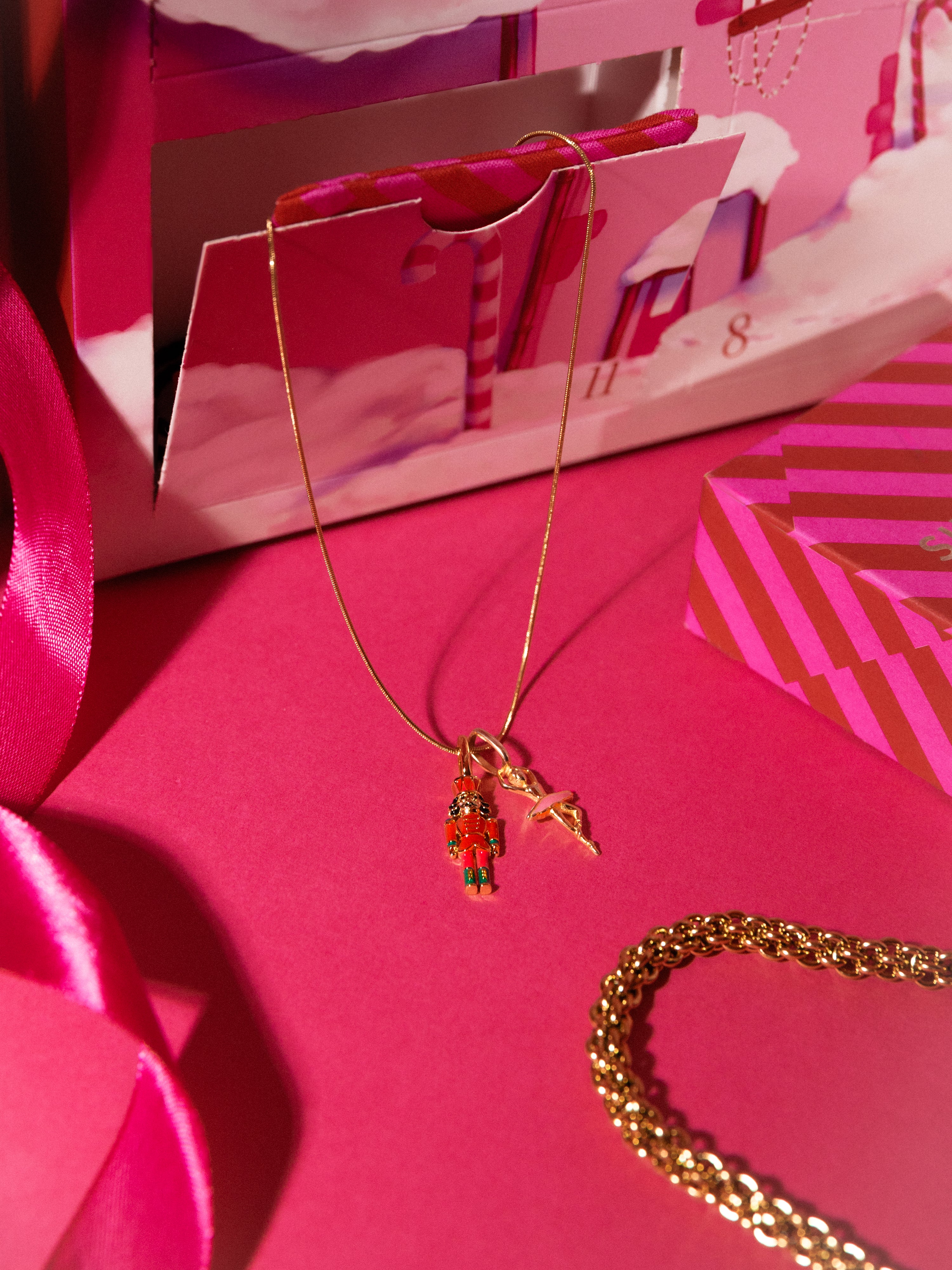 Ballerina-Charm, vergoldet