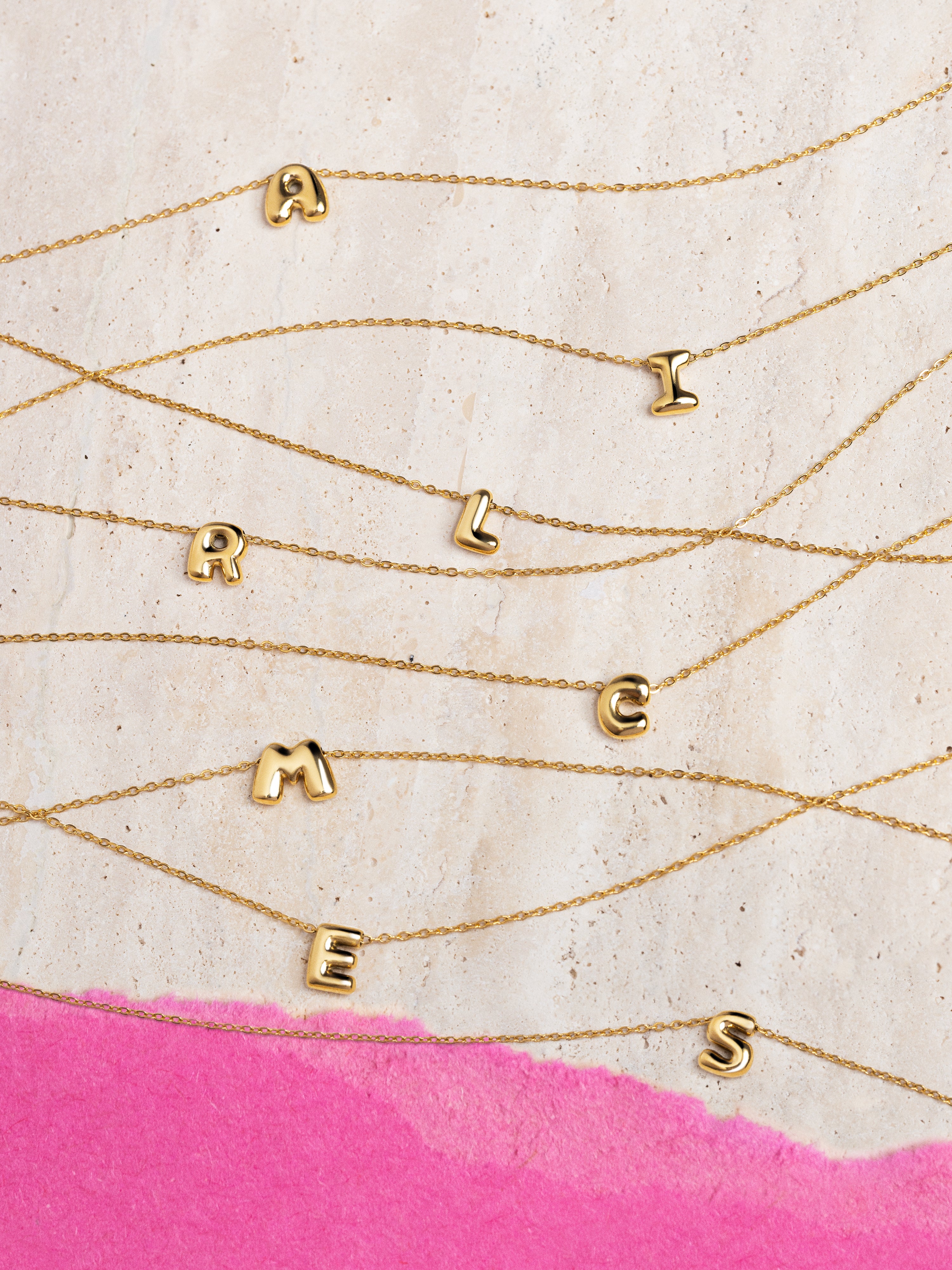 Collar Personalizado Hailey Letter Acero Baño Oro