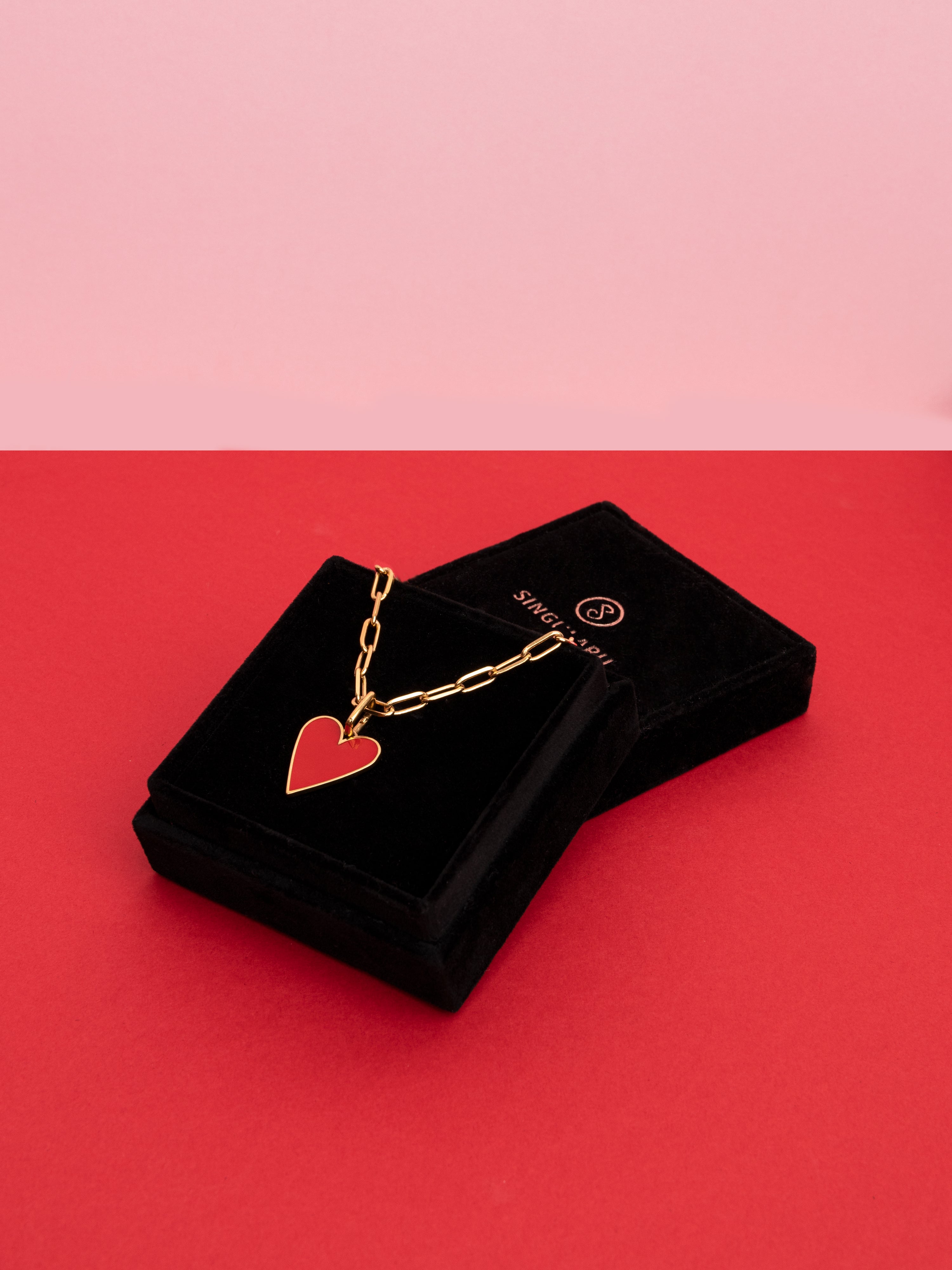 Collar Chic Lovely Heart Red Acero Baño Oro